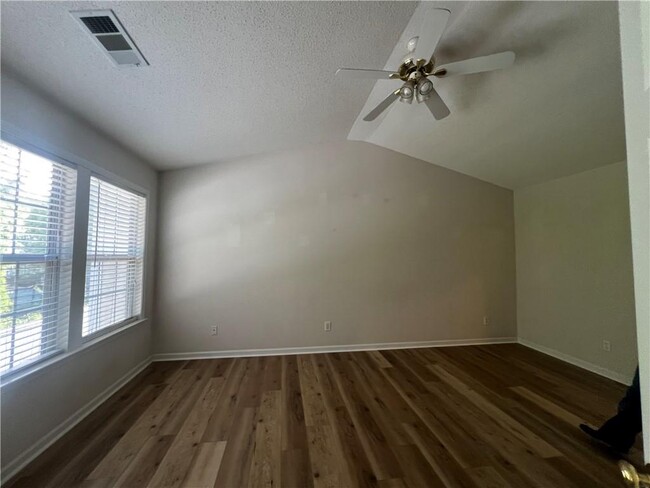 Building Photo - 5454 Medlock Corners Dr