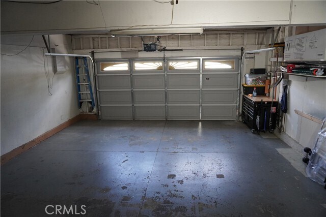 Building Photo - 995 Primrose Ln