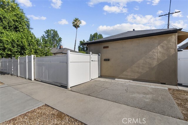 Building Photo - 7707 Teesdale Ave