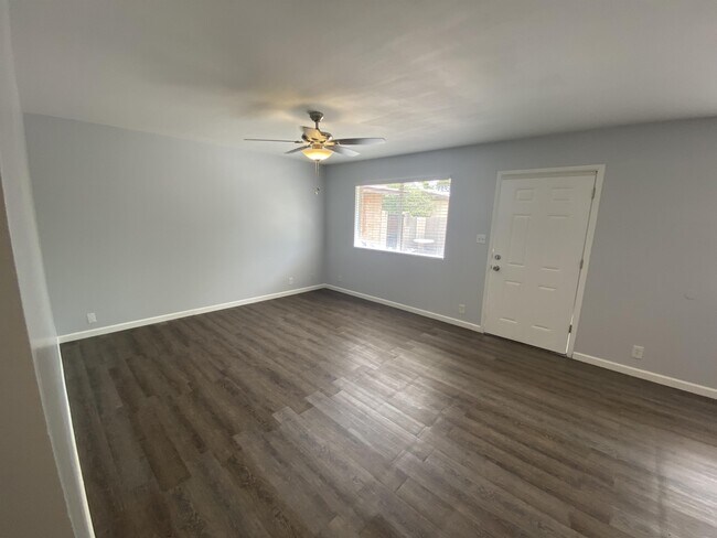 Building Photo - 1802 E Virginia Ave