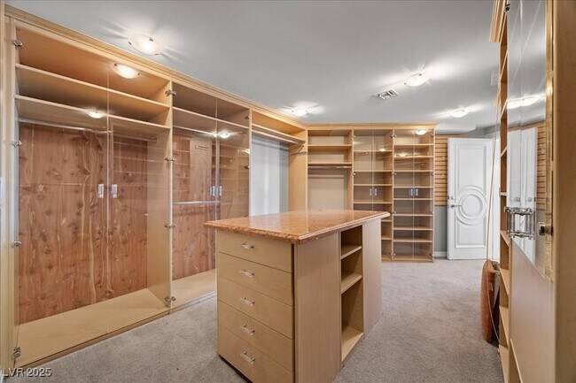 Building Photo - 3111 Bel Air Dr