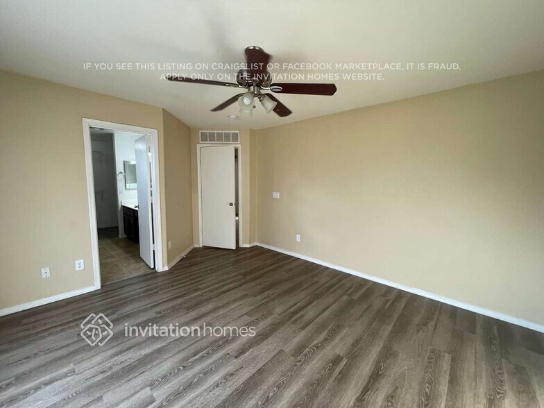 Building Photo - 13043 W Via Camille