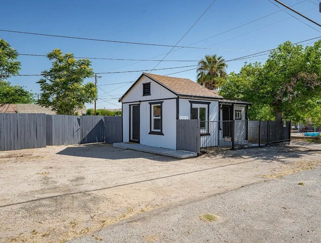 Primary Photo - 200 Van Buren St