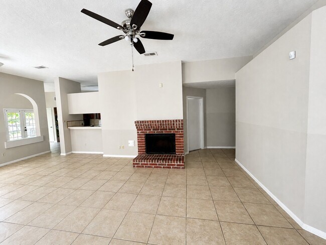 Building Photo - 7142 River Garden Dr