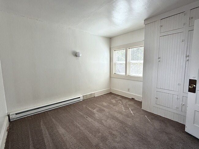 Building Photo - 4612 SE Taylor St