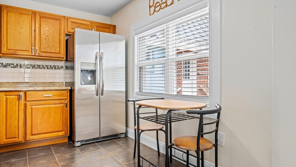 Building Photo - 124 W Heather Rd