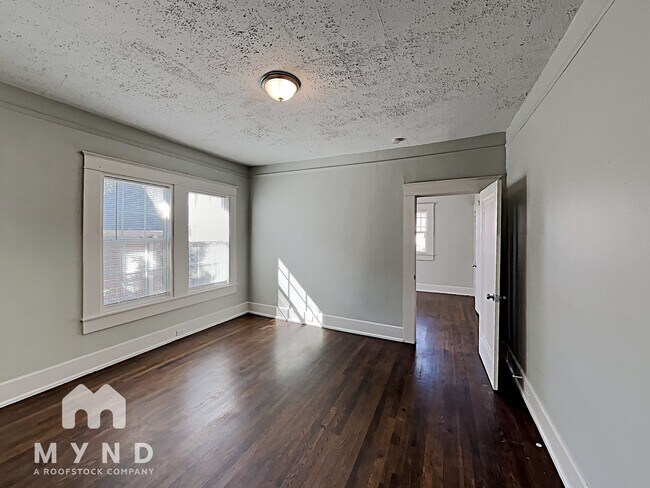 Building Photo - 1324 42nd St Ensley