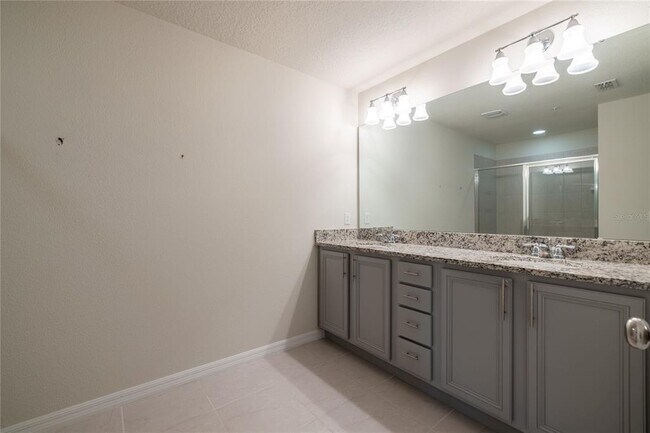 Building Photo - 1280 Pavia Dr
