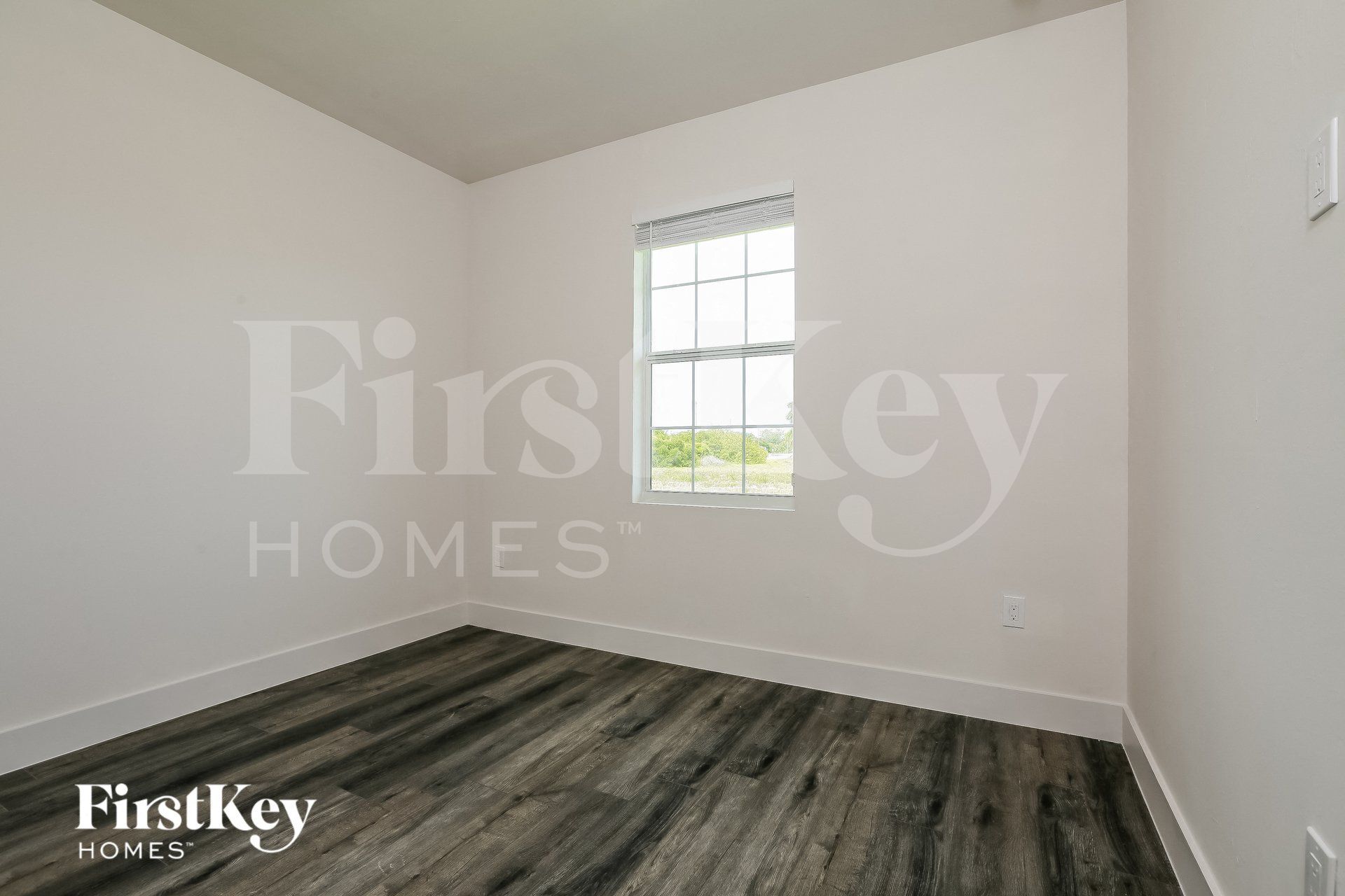 Building Photo - 562 Pachman Cir