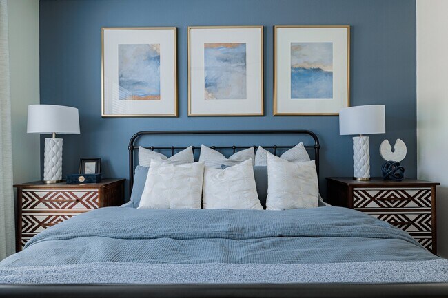 Building Photo - Receive 8 Weeks Free + $500 GC!