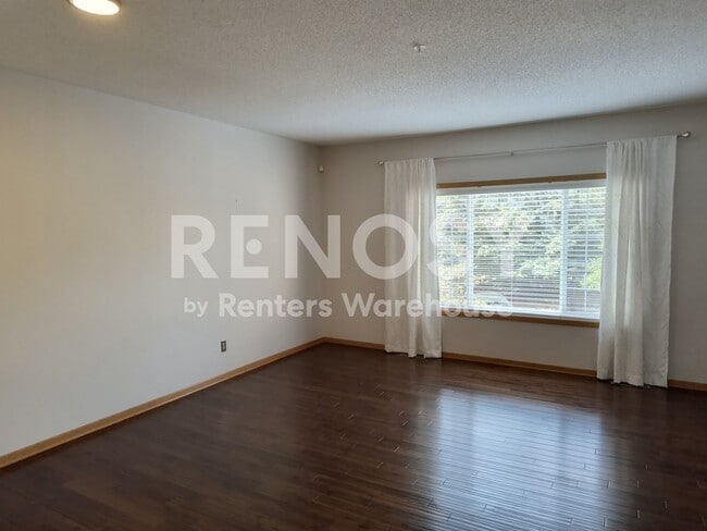 Building Photo - 4BD/2BA in Hopkins Available Now
