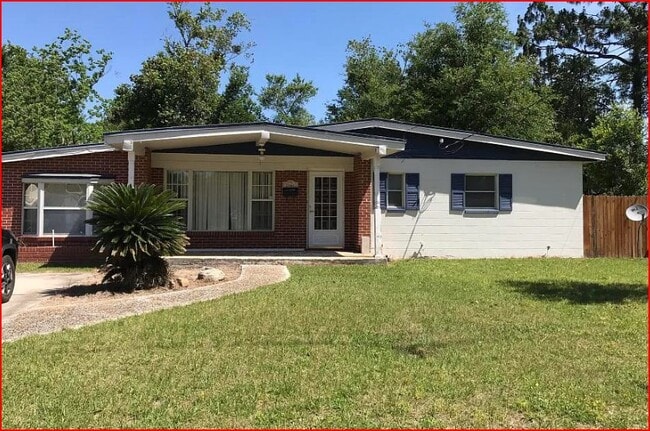 Building Photo - 2461 Quail Ave