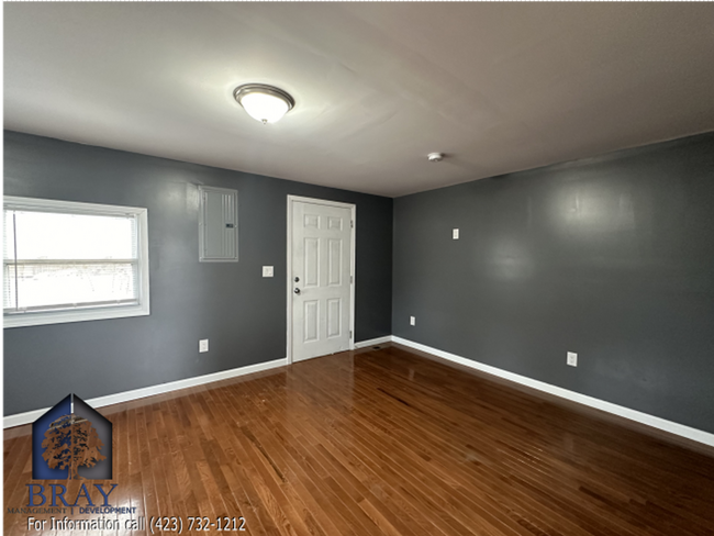 Building Photo - 733 E Sullivan St