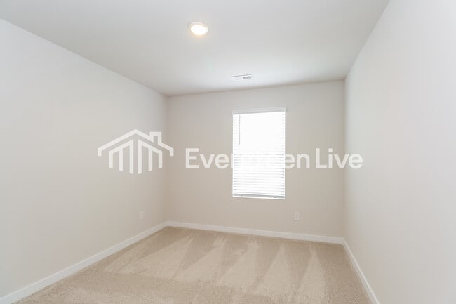 Building Photo - 561 Mountain Vw Dr