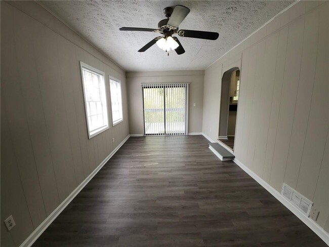 Building Photo - 2879 Port Royal Ln