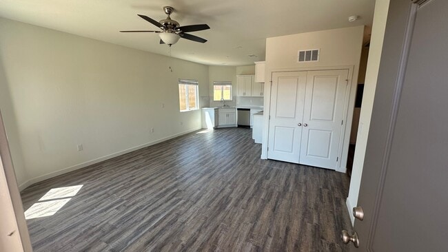 Building Photo - Coyote Run Duplexes 6000