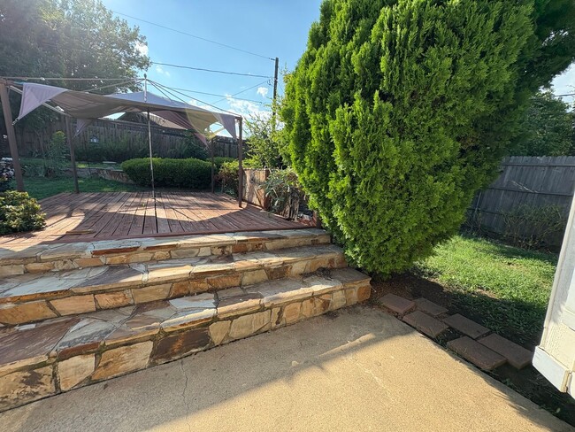 Building Photo - Great 3-bed 2-bath Home Birdville ISD *New...