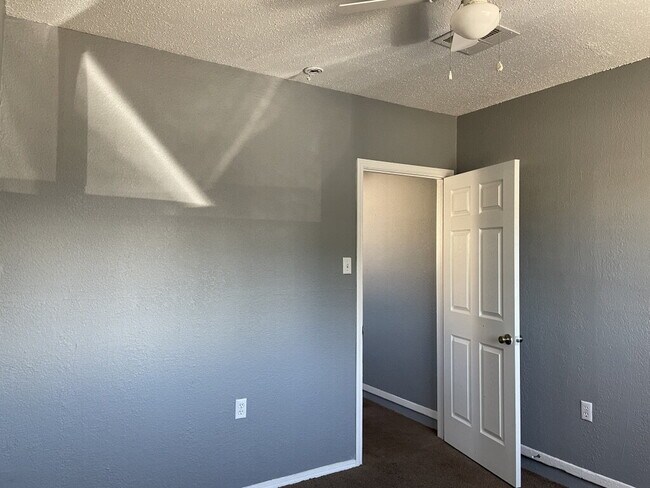 Building Photo - 8137 Staghorn Dr