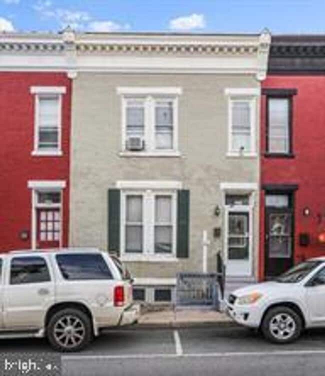 Building Photo - 210 N Locust St