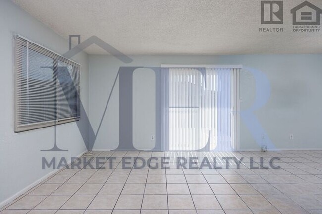 Building Photo - 3Bed/1Bath Home at 48th St/Broadway! $399 ...
