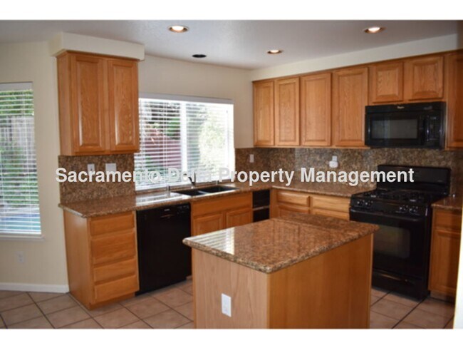 Building Photo - Rocklin home with pool & newer HVAC!
