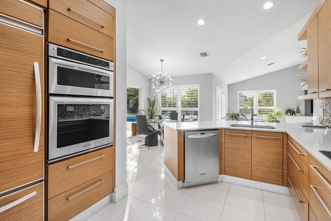 Building Photo - 20376 Hacienda Ct