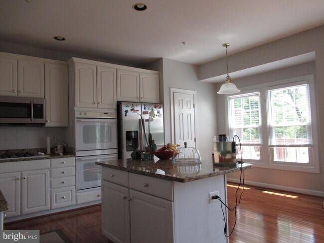 Building Photo - 13561 Flowerfield Dr