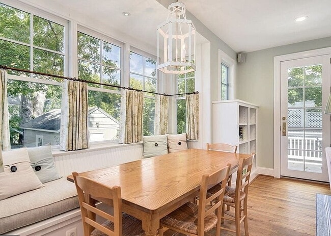 Building Photo - 3-Bed, 4-Bath Retreat in Chevy Chase!"