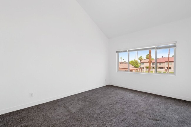 Building Photo - Stylish Dobson Glen Townhome | Updated Kitchen, Loft & Pool Access