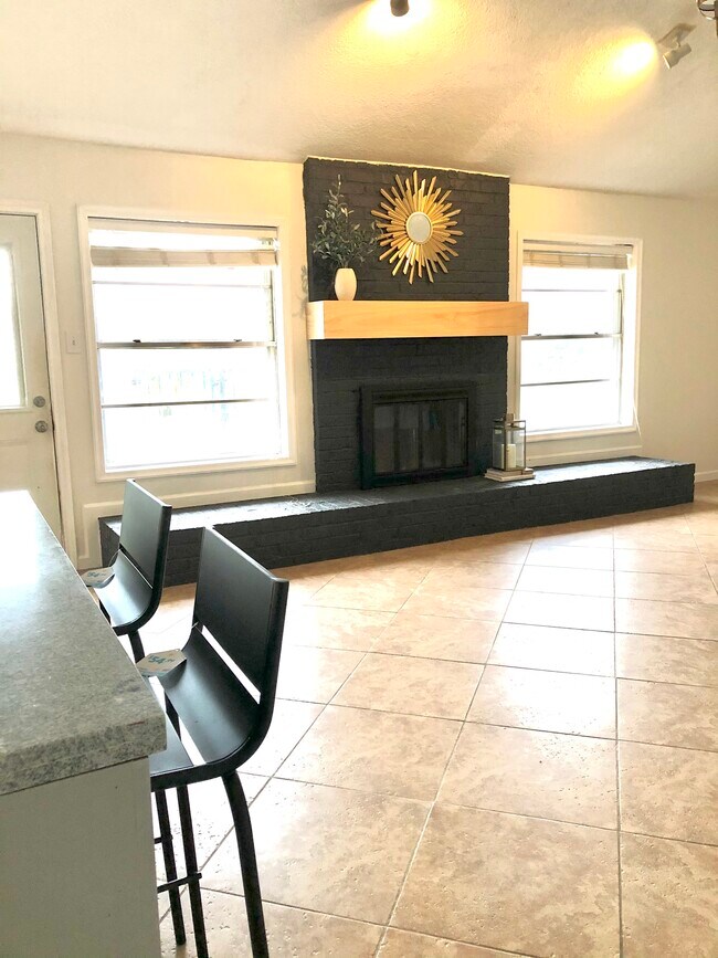 Building Photo - 11511 Kirkvalley Dr