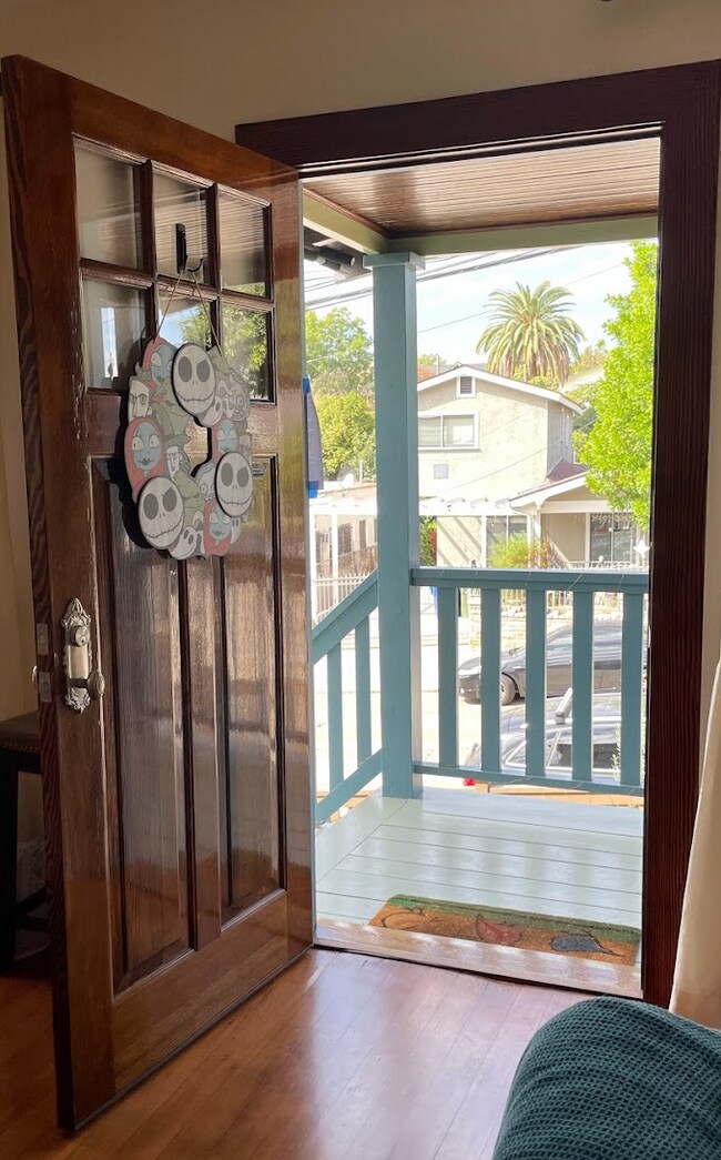 Building Photo - 852 Laveta Terrace