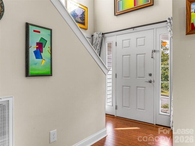 Building Photo - 14 Hildebrand St