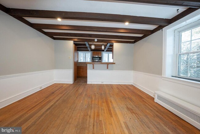 Building Photo - 625 Chelten Hills Dr