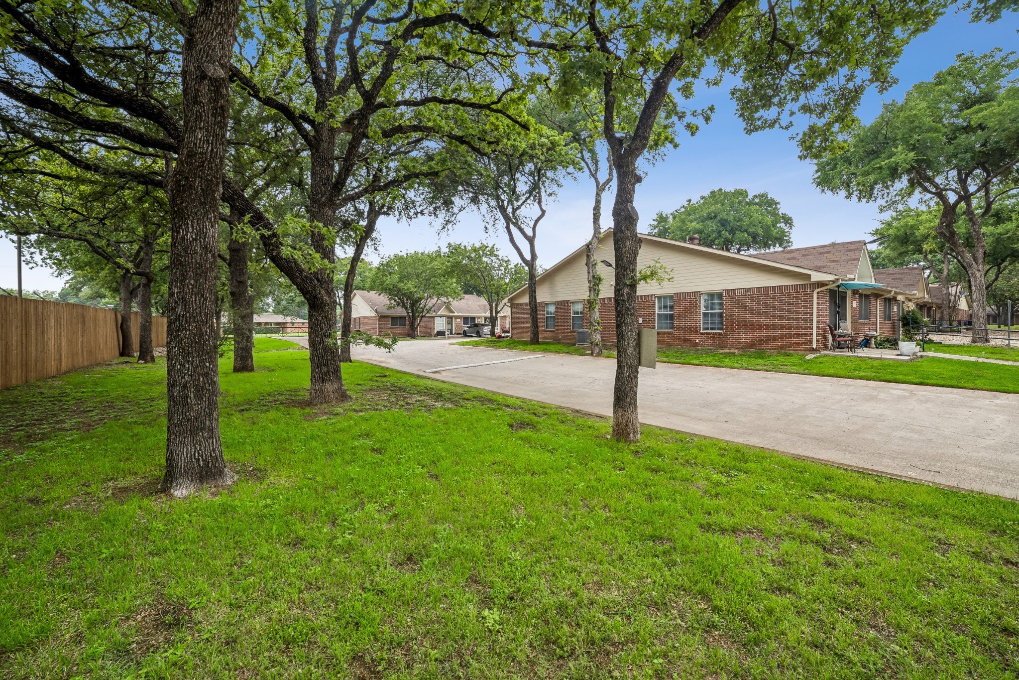Building Photo - 1604 N Hills Blvd