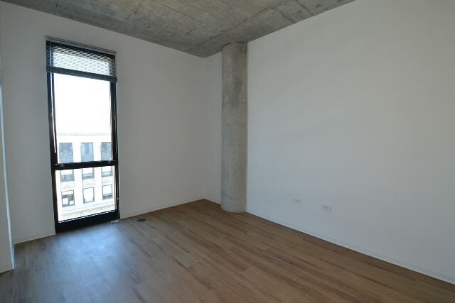 Building Photo - 1611 W Division St