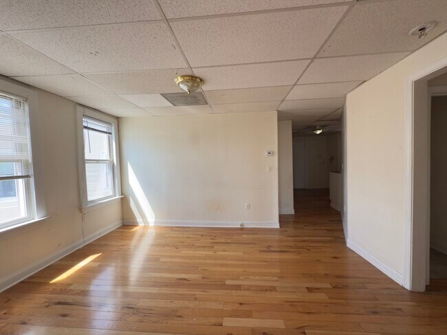 Building Photo - 1004 Bennington St