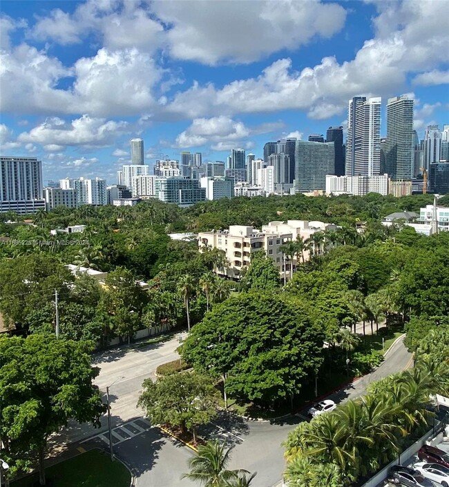 Building Photo - 1915 Brickell Ave