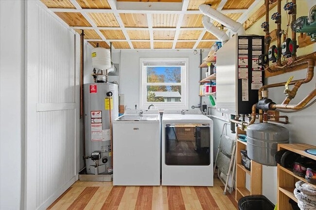 Building Photo - Beautifully Maintained Single-Family Home With Flexible, Multi-Area Layout