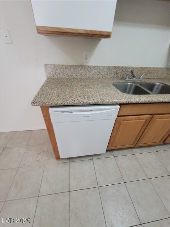 Building Photo - 1608 N Torrey Pines Dr