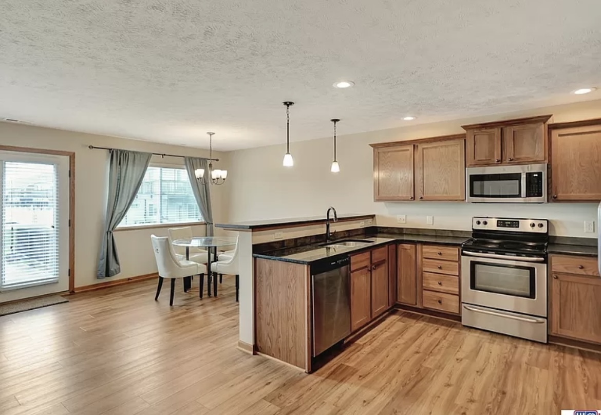 Building Photo - 6522 S 57th St