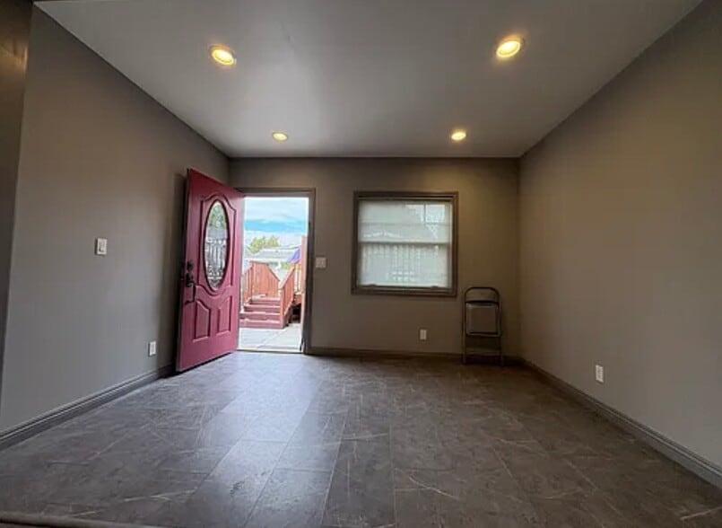 Building Photo - 1714 N Lincoln St