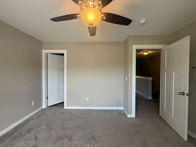 Building Photo - FOR RENT - Beautiful Modern Townhouse in Madison