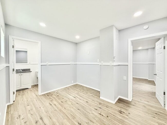 Building Photo - 80 146th Ave