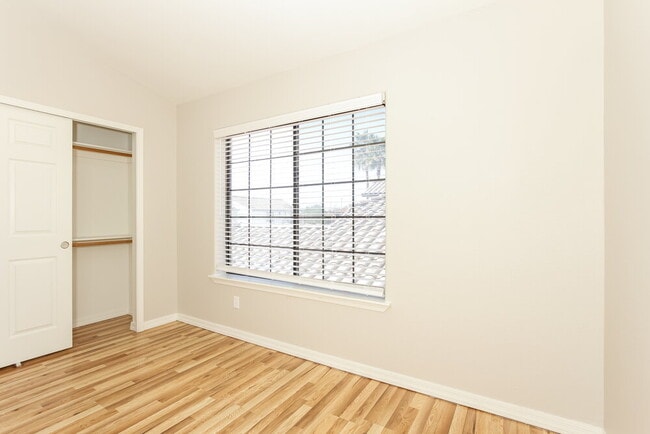 Building Photo - 18039 N 12th Pl