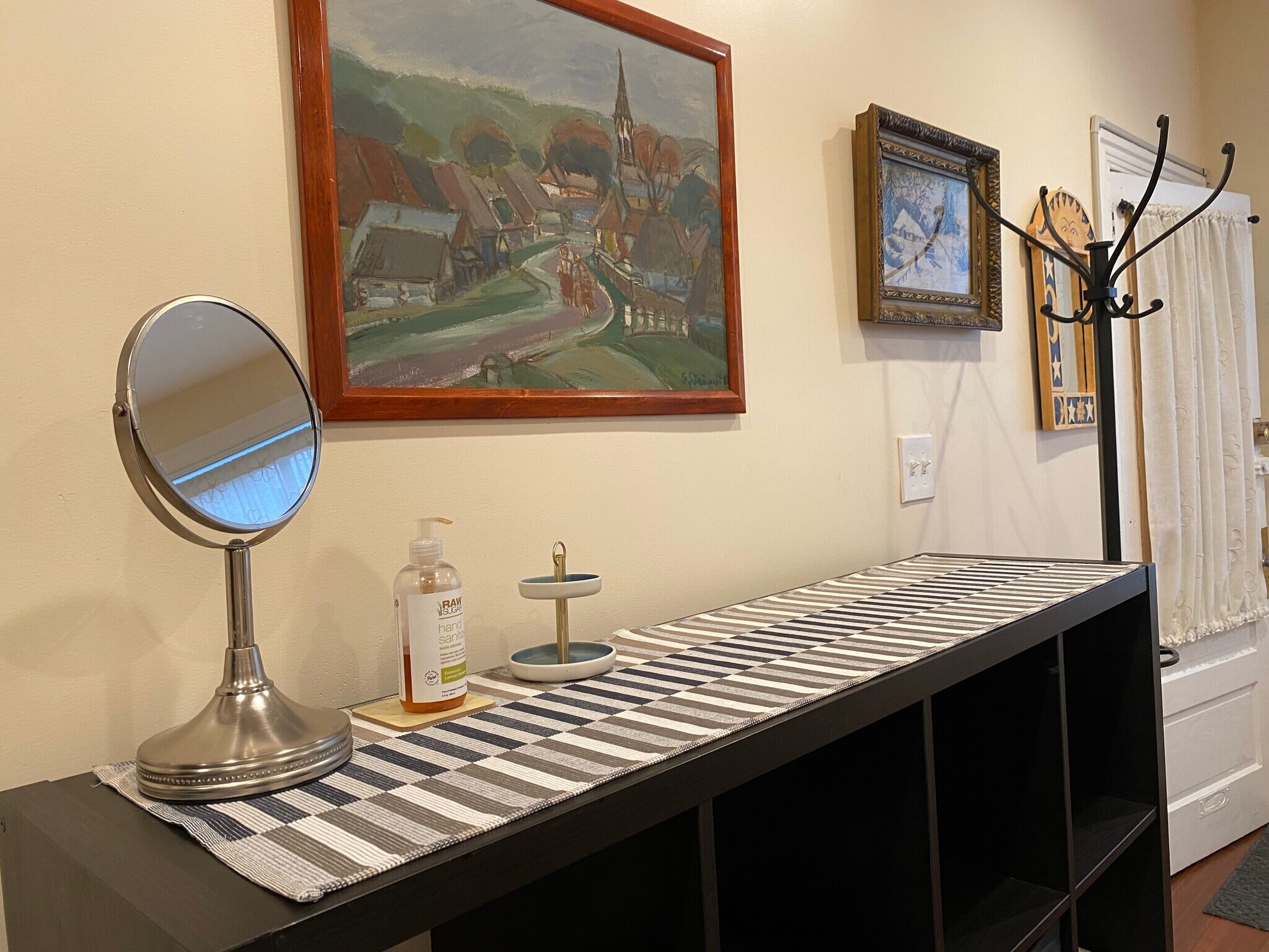 Building Photo - 43 W Maplewood Mall