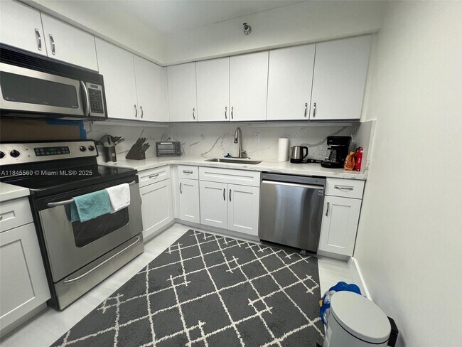 Building Photo - 3530 Mystic Pointe Dr