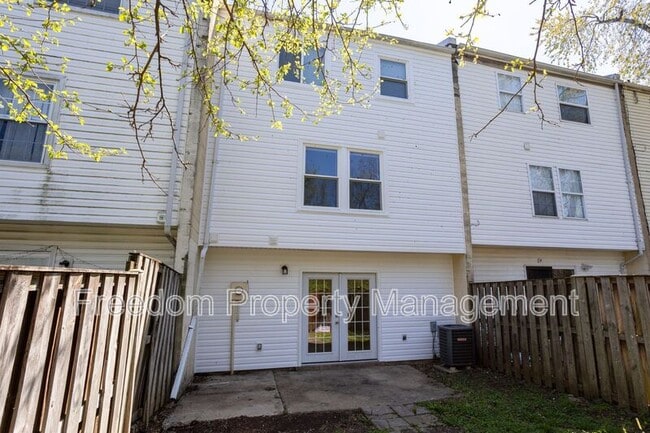 Building Photo - 10270 Cub Run Ct