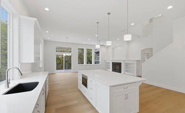 Building Photo - Spacious Custom Built Home in NW Corvallis