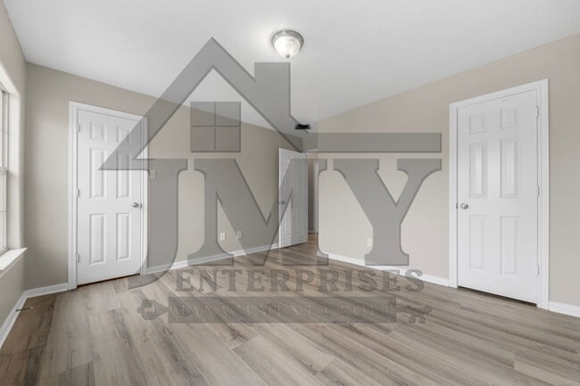 Building Photo - Duplex For Lease