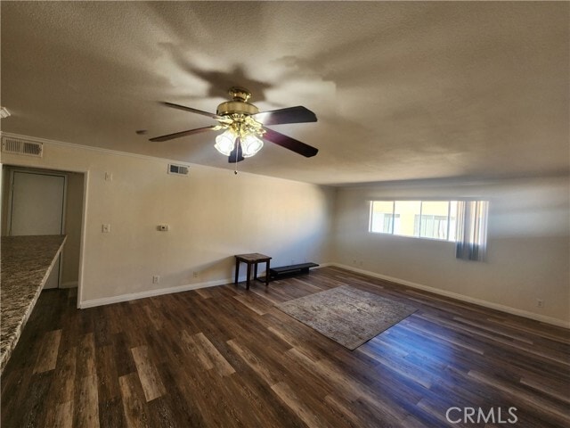 Building Photo - 14006 Vanowen St